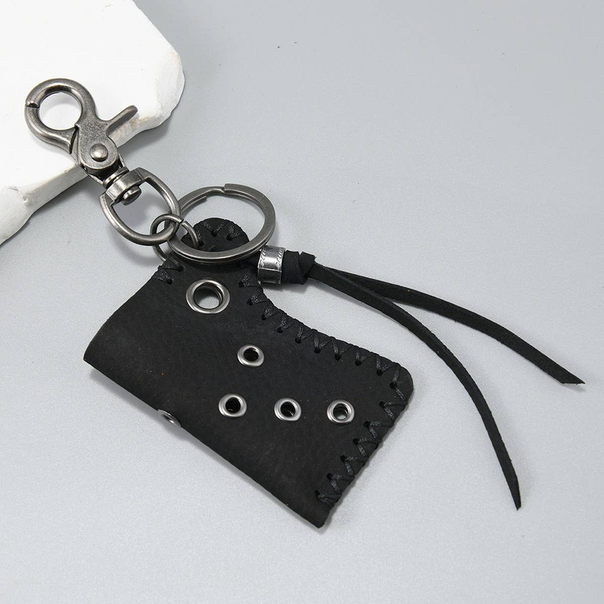 VINTAGE COWHIDE LIGHTER CASE KEYCHAIN PENDANT_CWMM4716