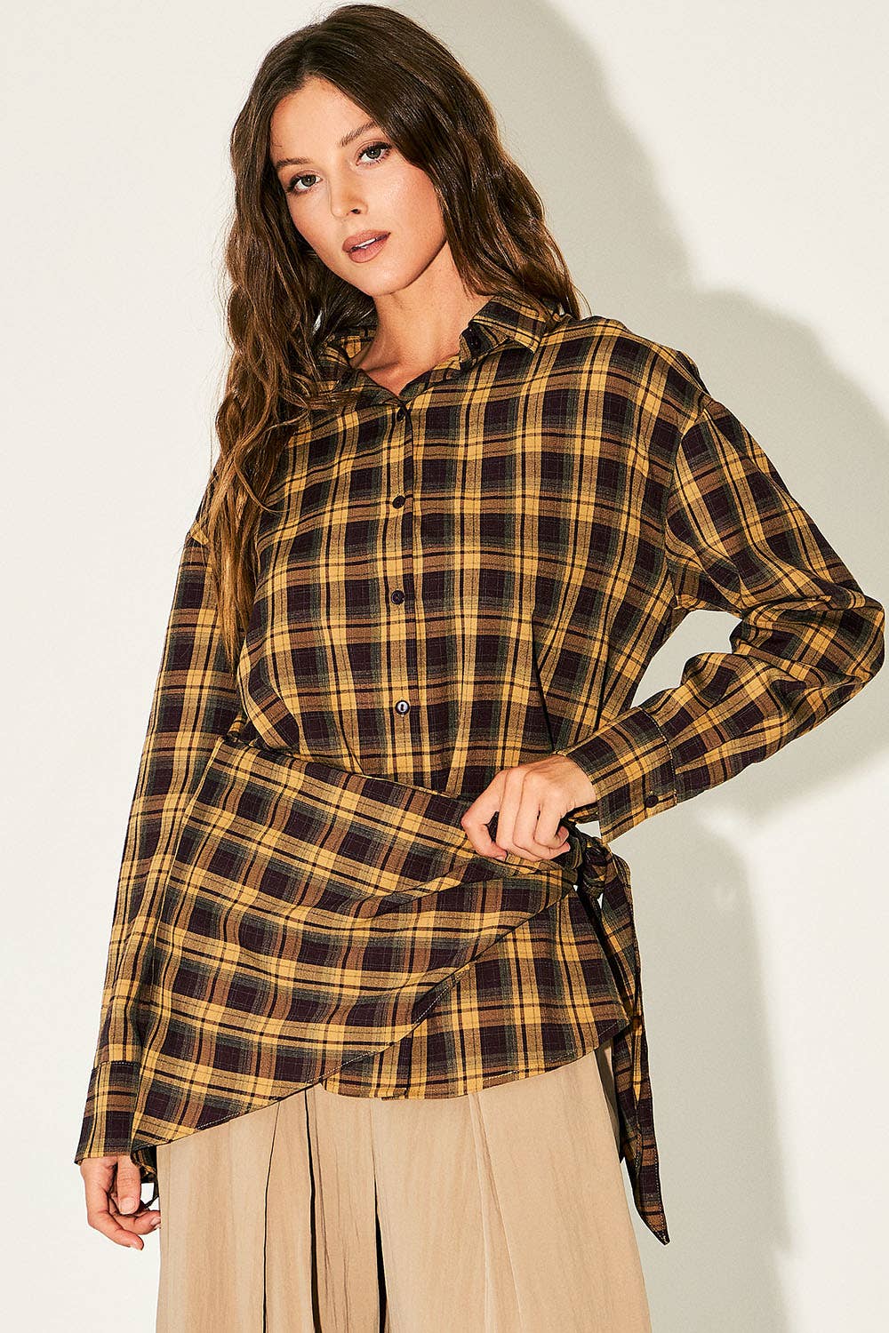 RT10039_Plaid Button-Down Shirt with Convertible Scarf