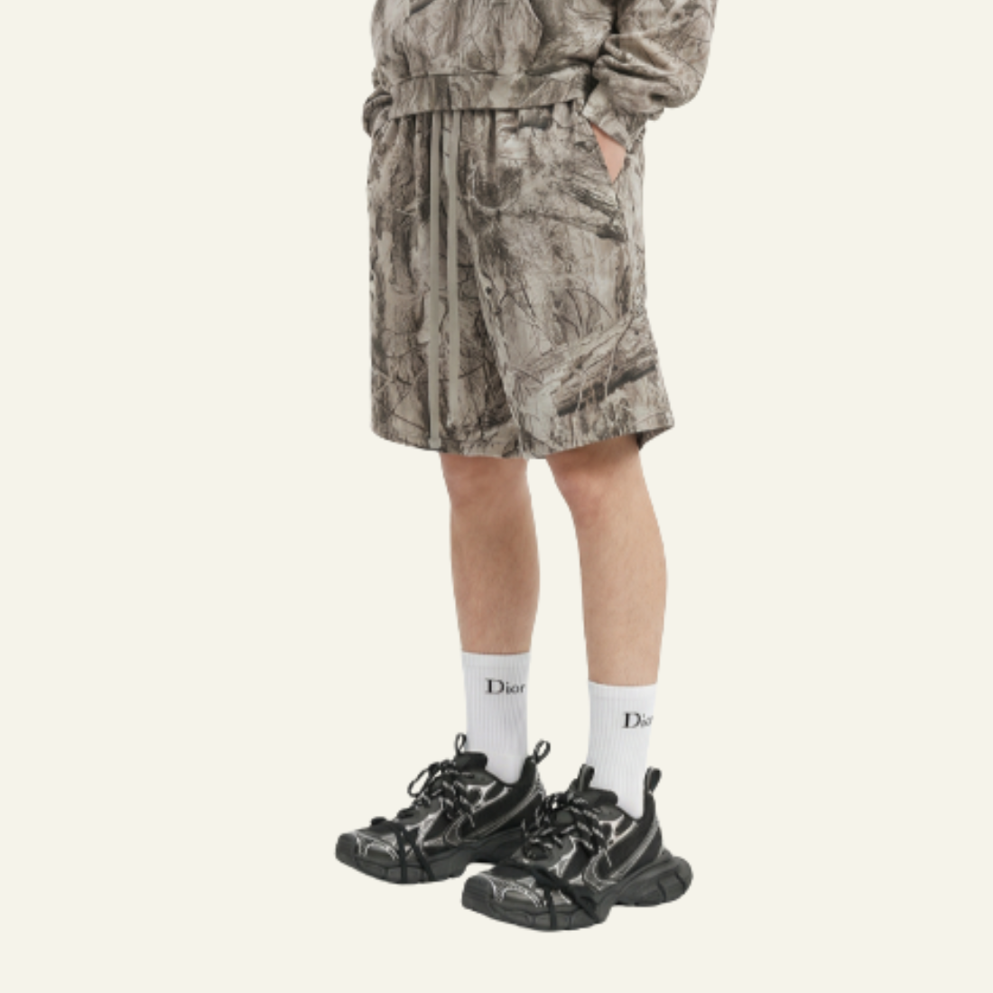 Men's Camouflage Shorts With Fleece Lining.