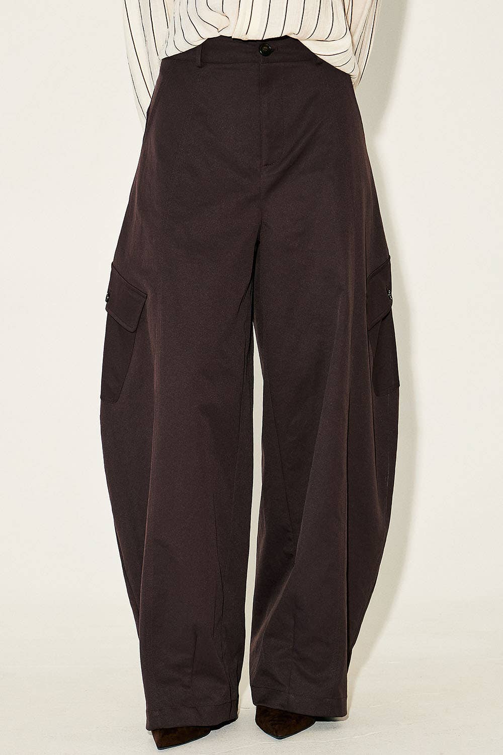 Barrel Leg Cargo Pants