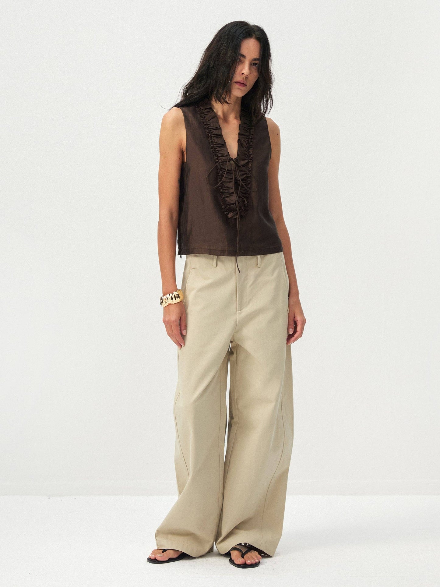 CUBIC Ruffled V-Neck Sleeveless Blouse