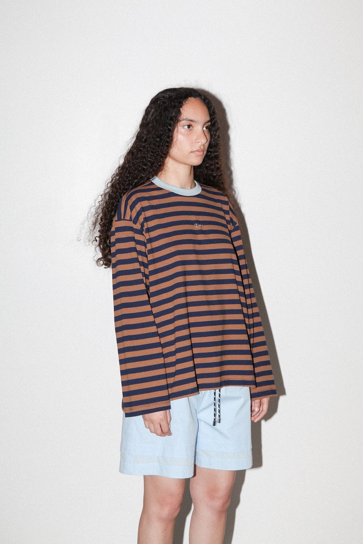 Striped Box Tee in Bark & Navy Stripe