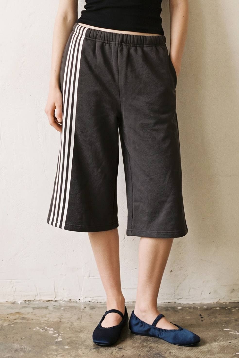 Mid-Rise Stripe Baggy Shorts