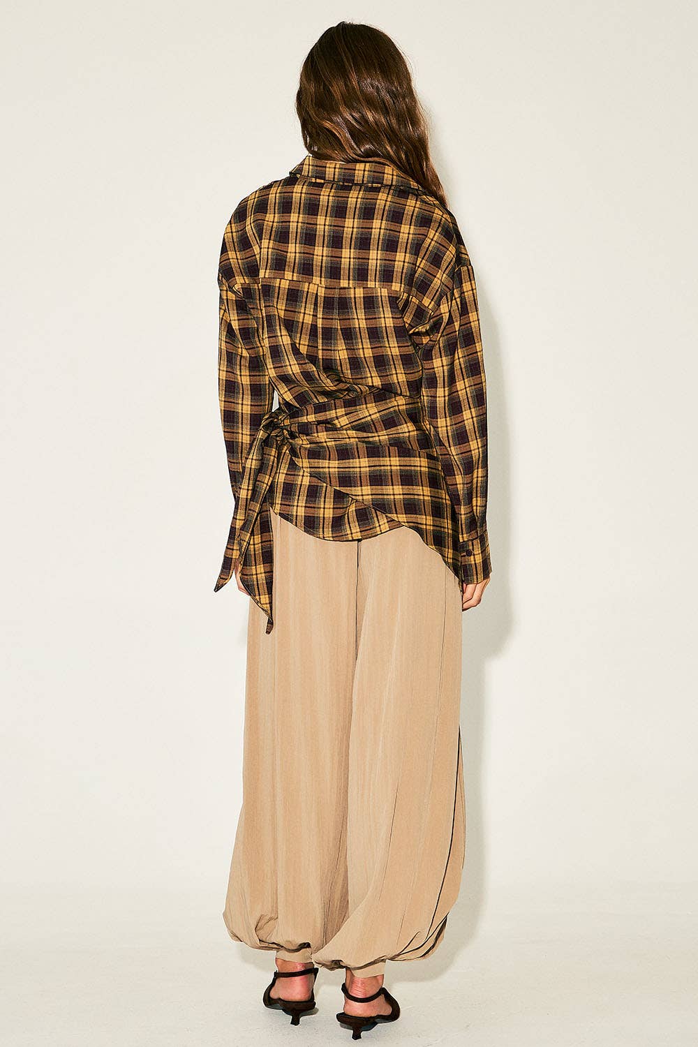 RT10039_Plaid Button-Down Shirt with Convertible Scarf