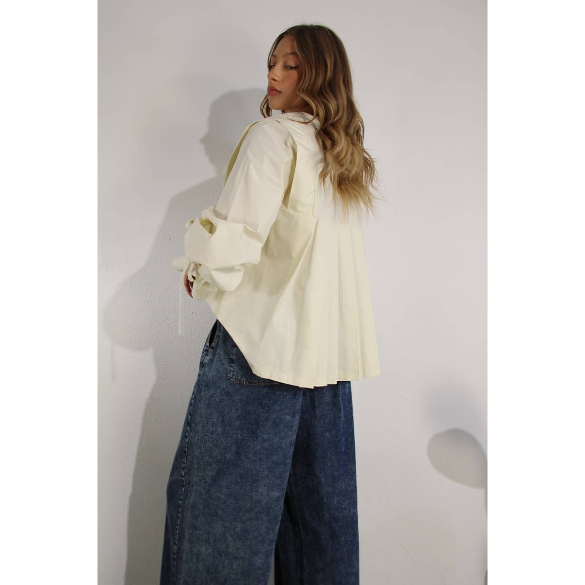 PLEATED IN BACK COTTON BLOUSE