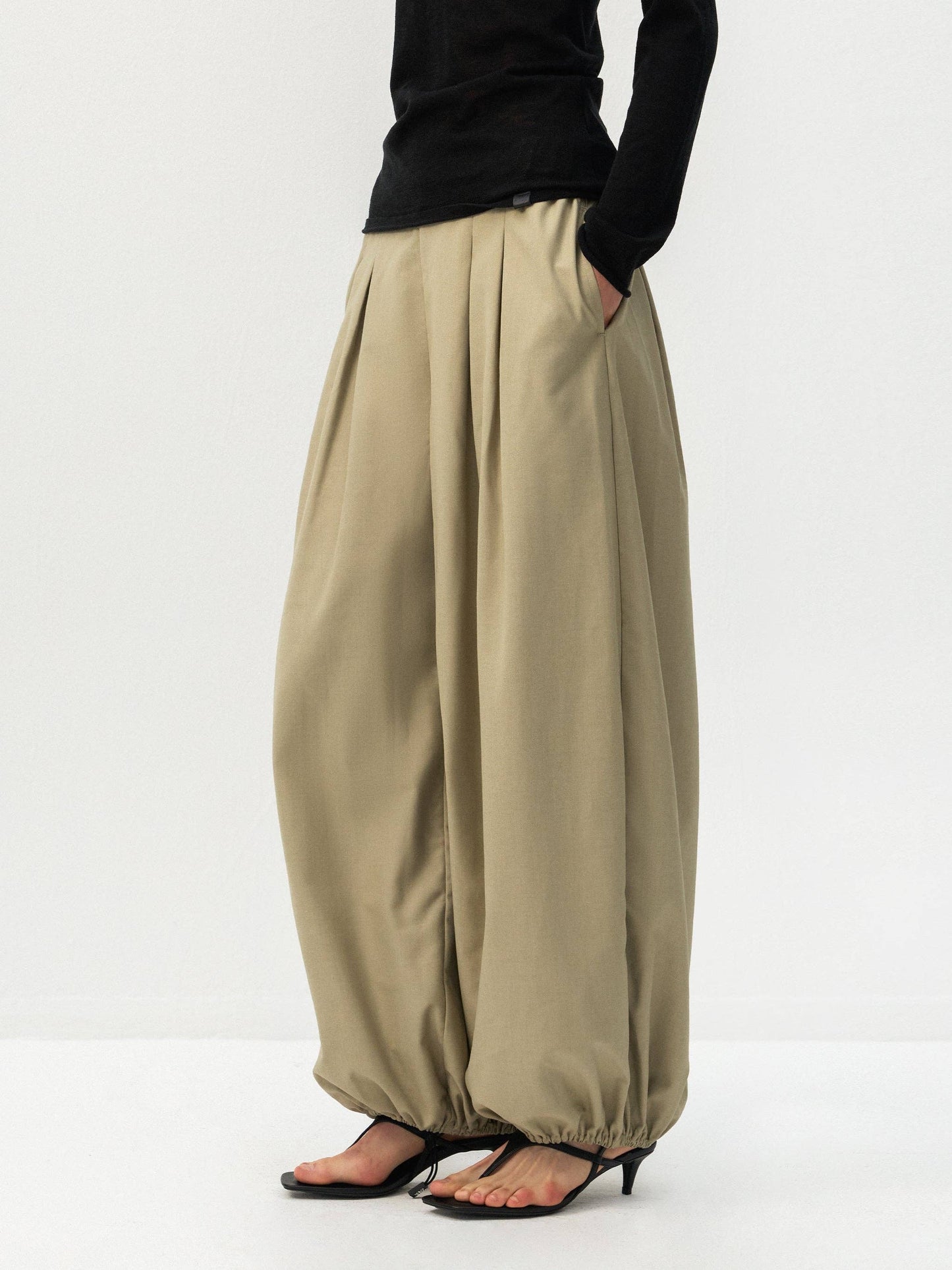 CUBIC Pleated Balloon Pants