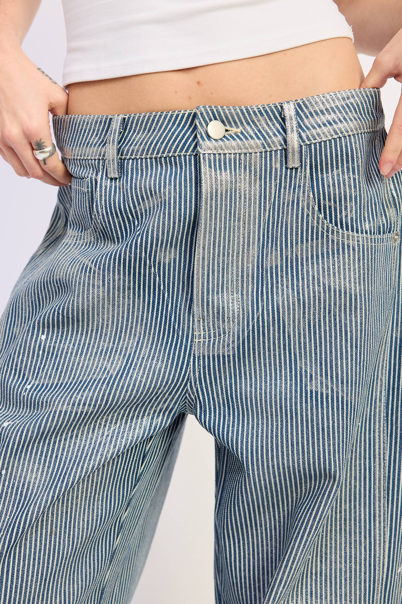MID RISE STRIIPED BAGGY JEANS