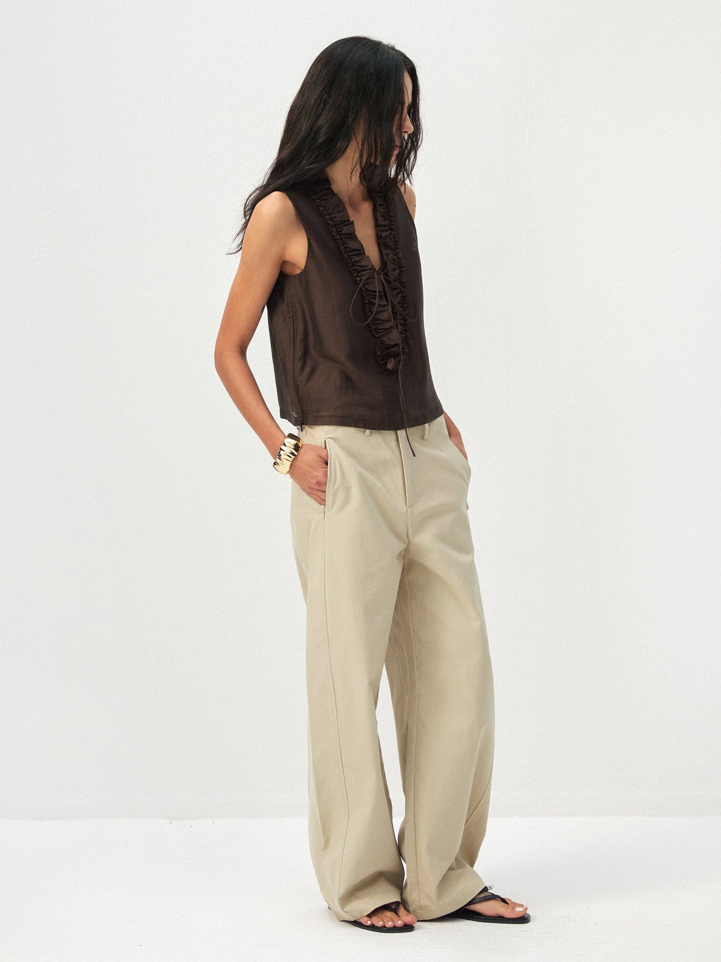 CUBIC Ruffled V-Neck Sleeveless Blouse