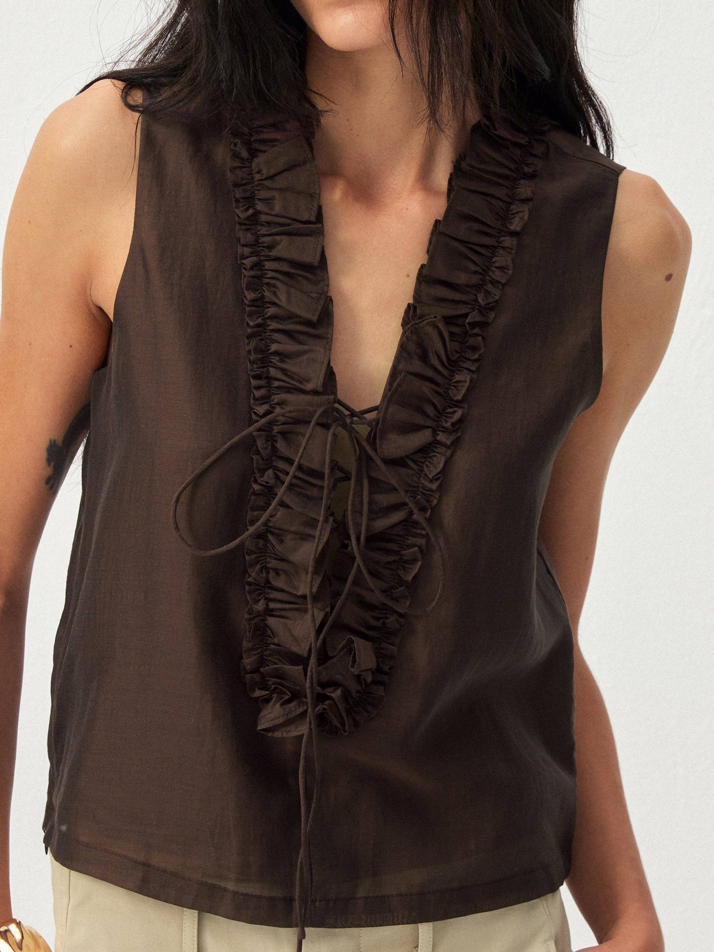 CUBIC Ruffled V-Neck Sleeveless Blouse