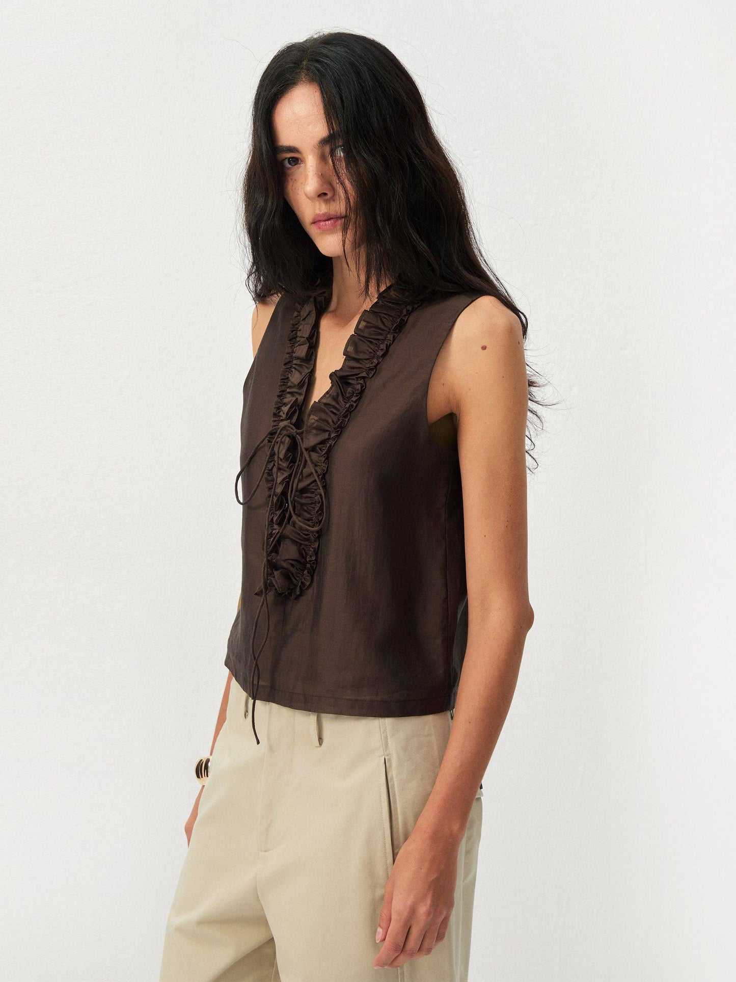 CUBIC Ruffled V-Neck Sleeveless Blouse