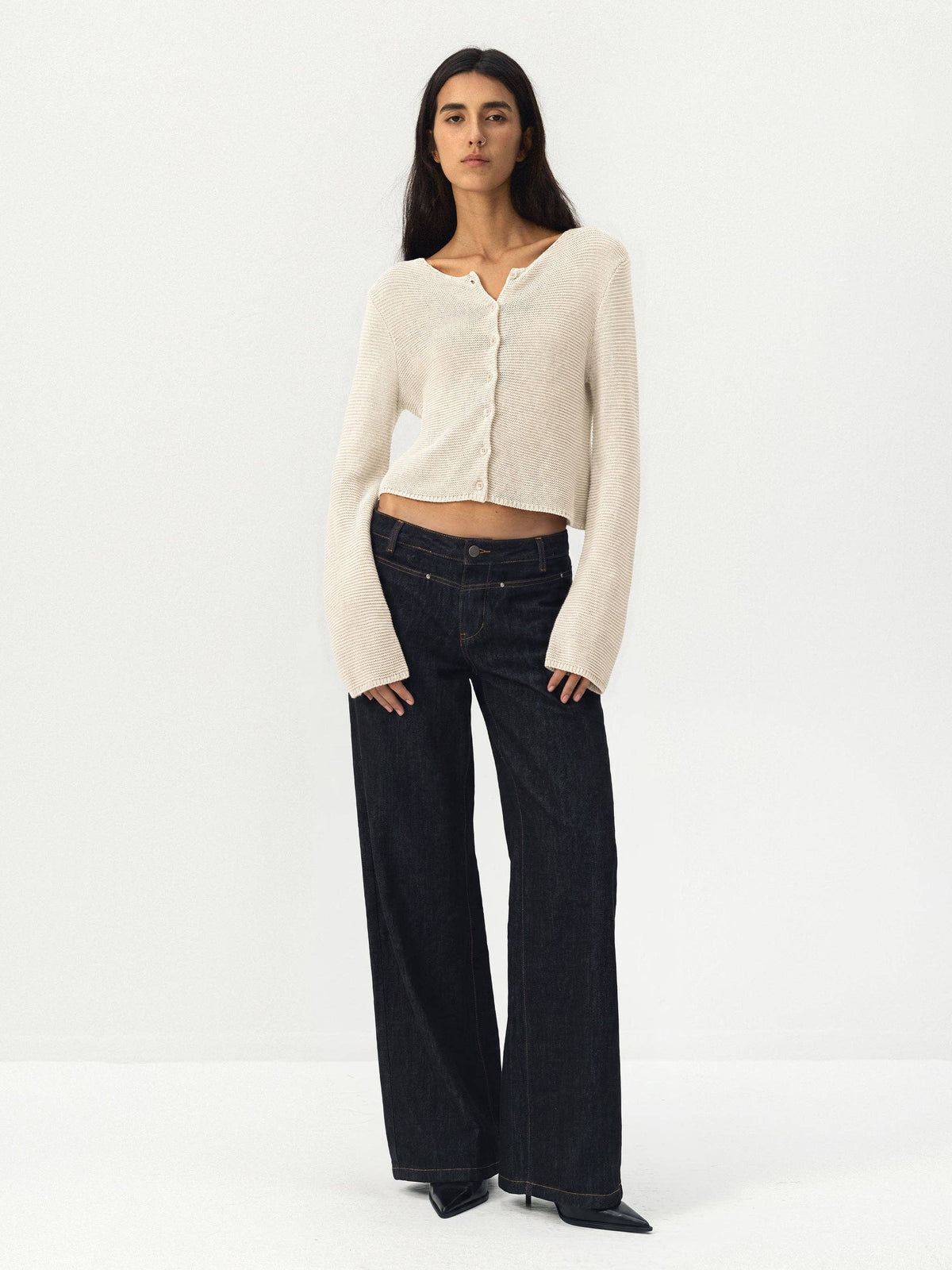 CUBIC Scoop Neck Button Knit Cardigan