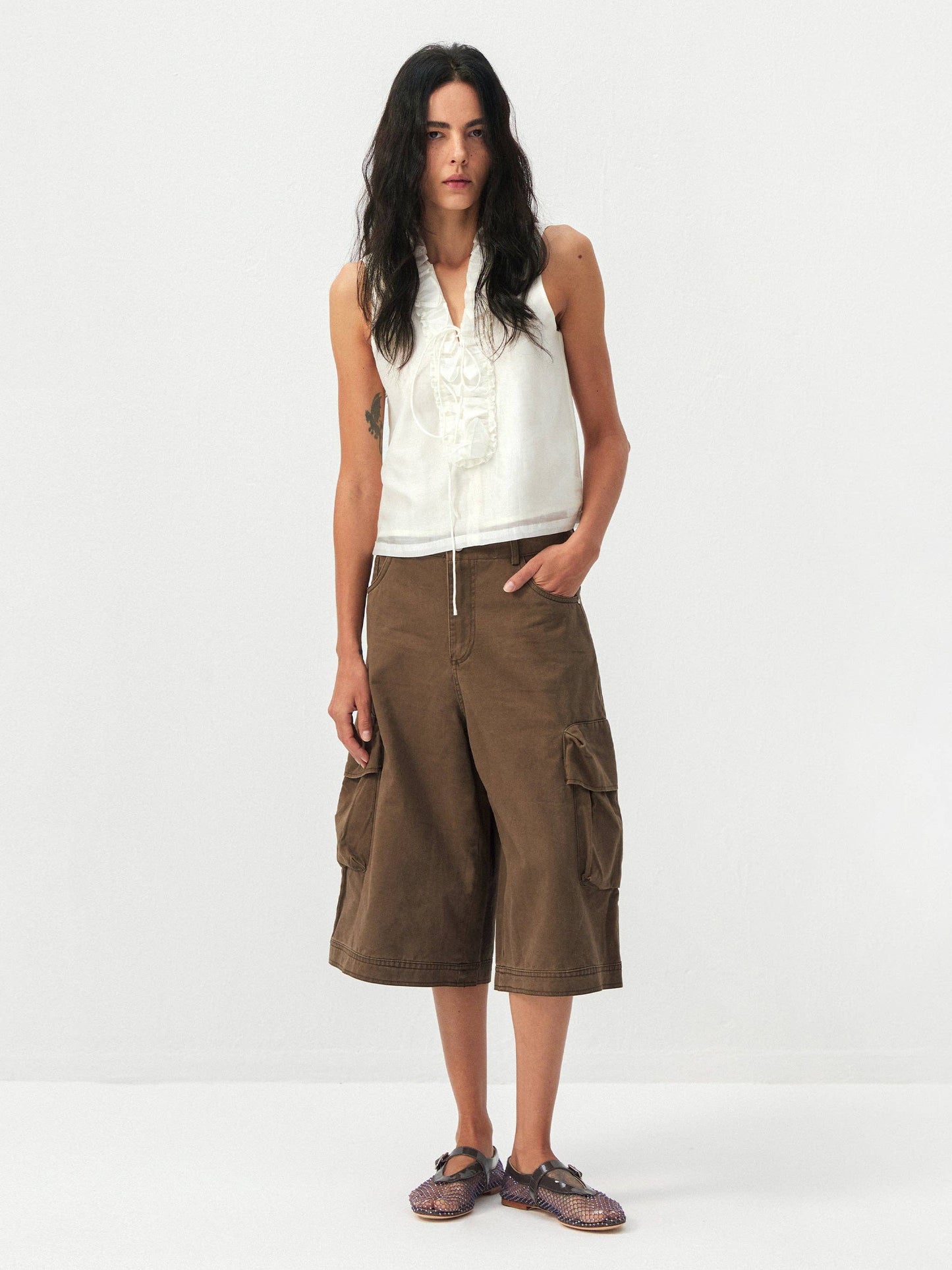 CUBIC Ruffled V-Neck Sleeveless Blouse