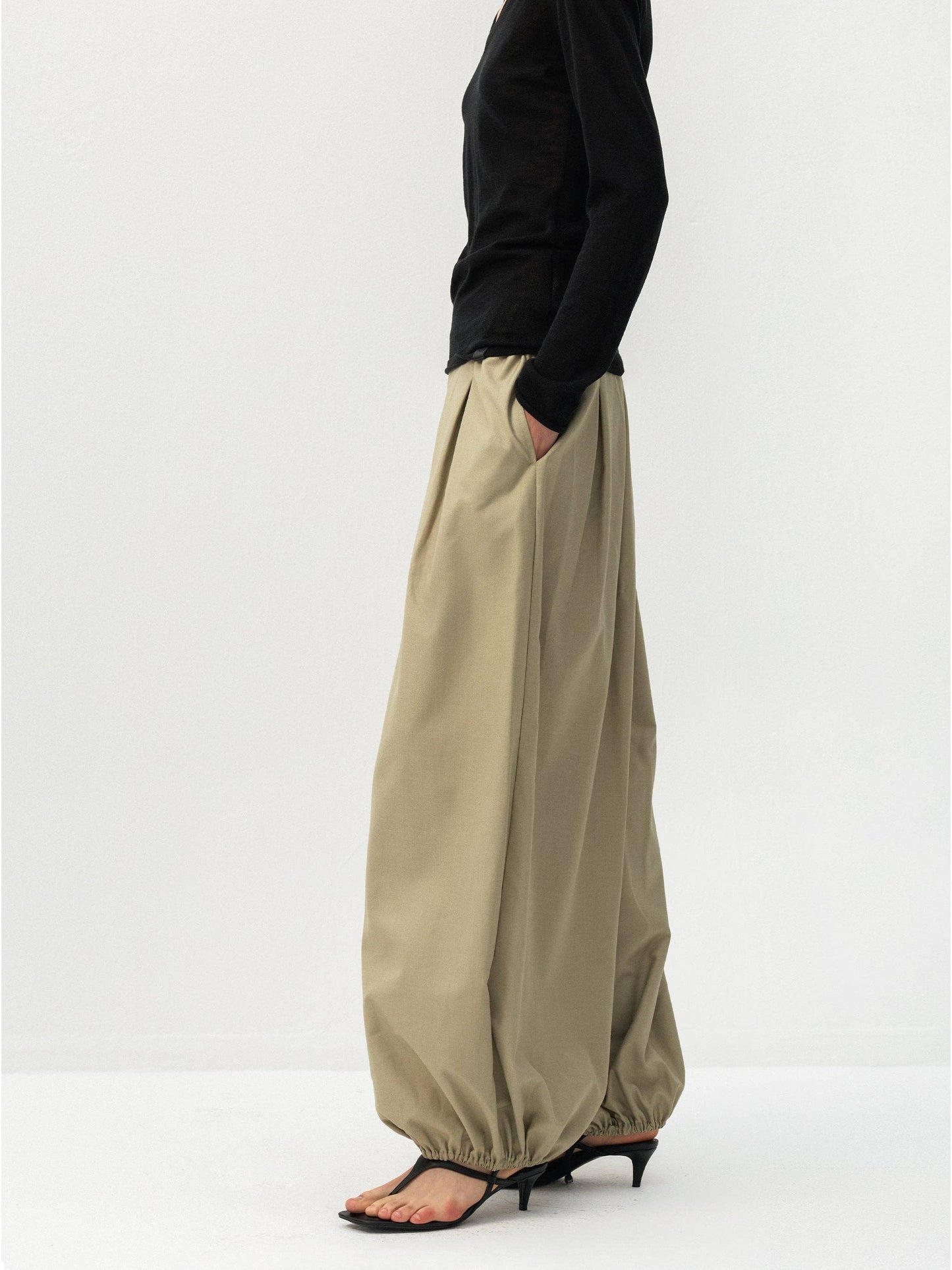 CUBIC Pleated Balloon Pants