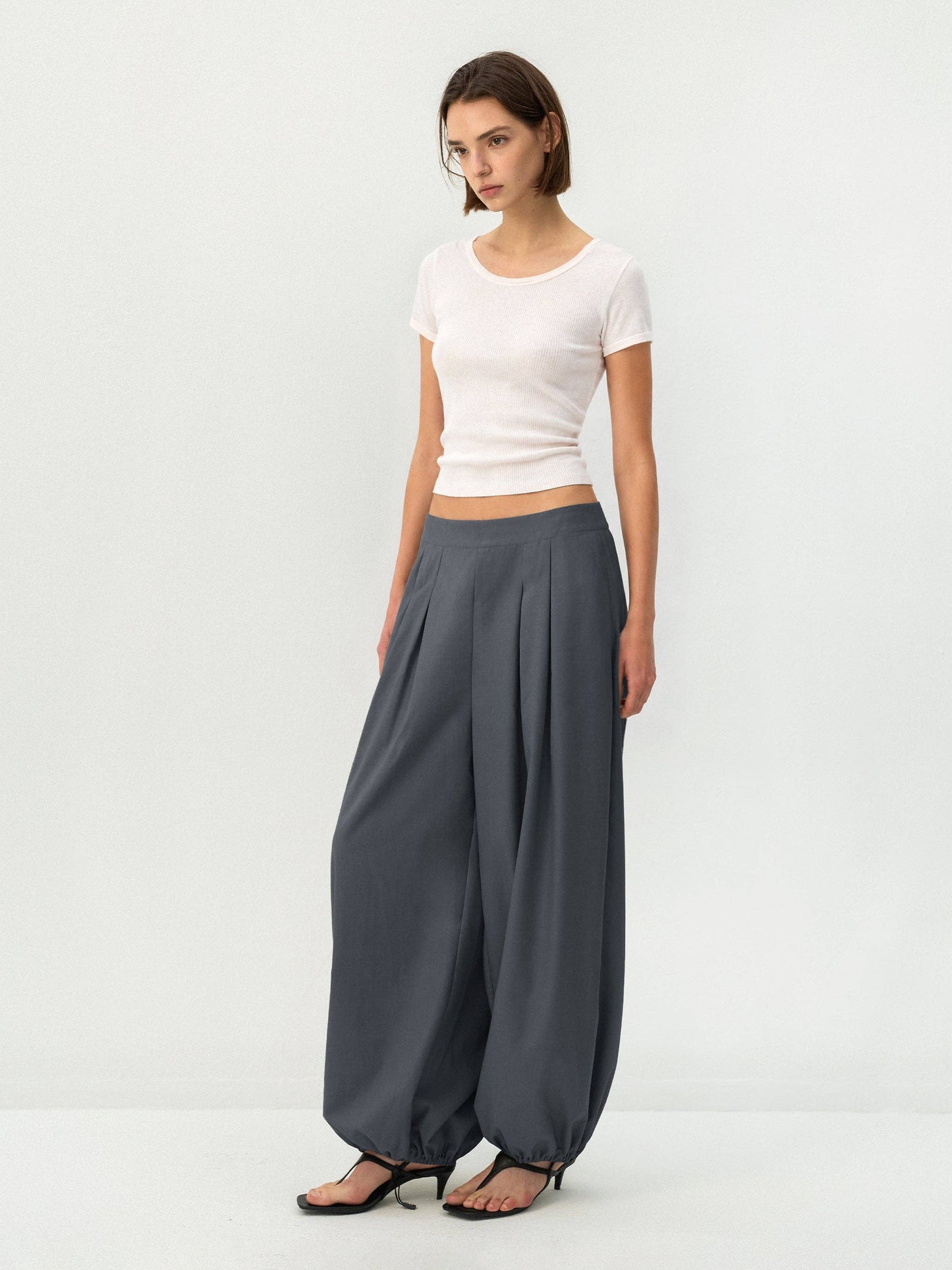 CUBIC Pleated Balloon Pants
