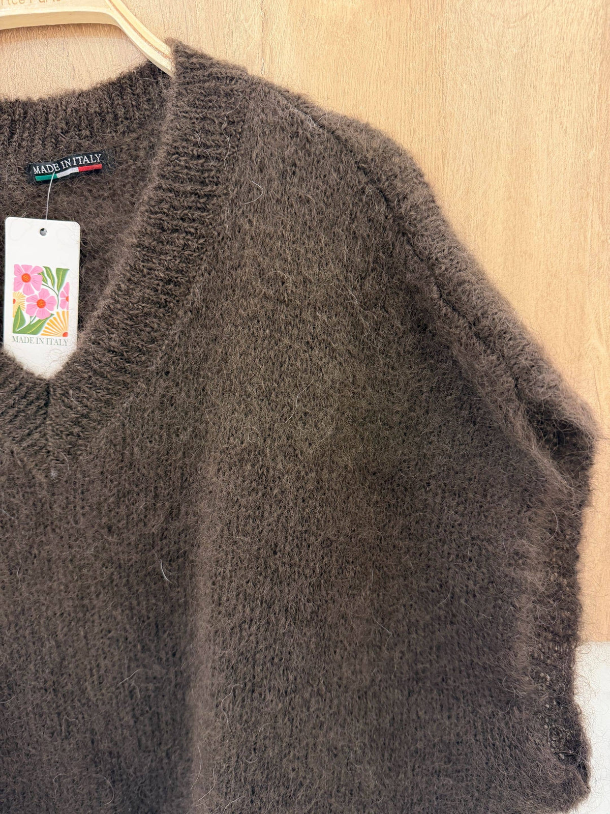 Sleeveless V-neck sweater in kid mohair - Made in Italy