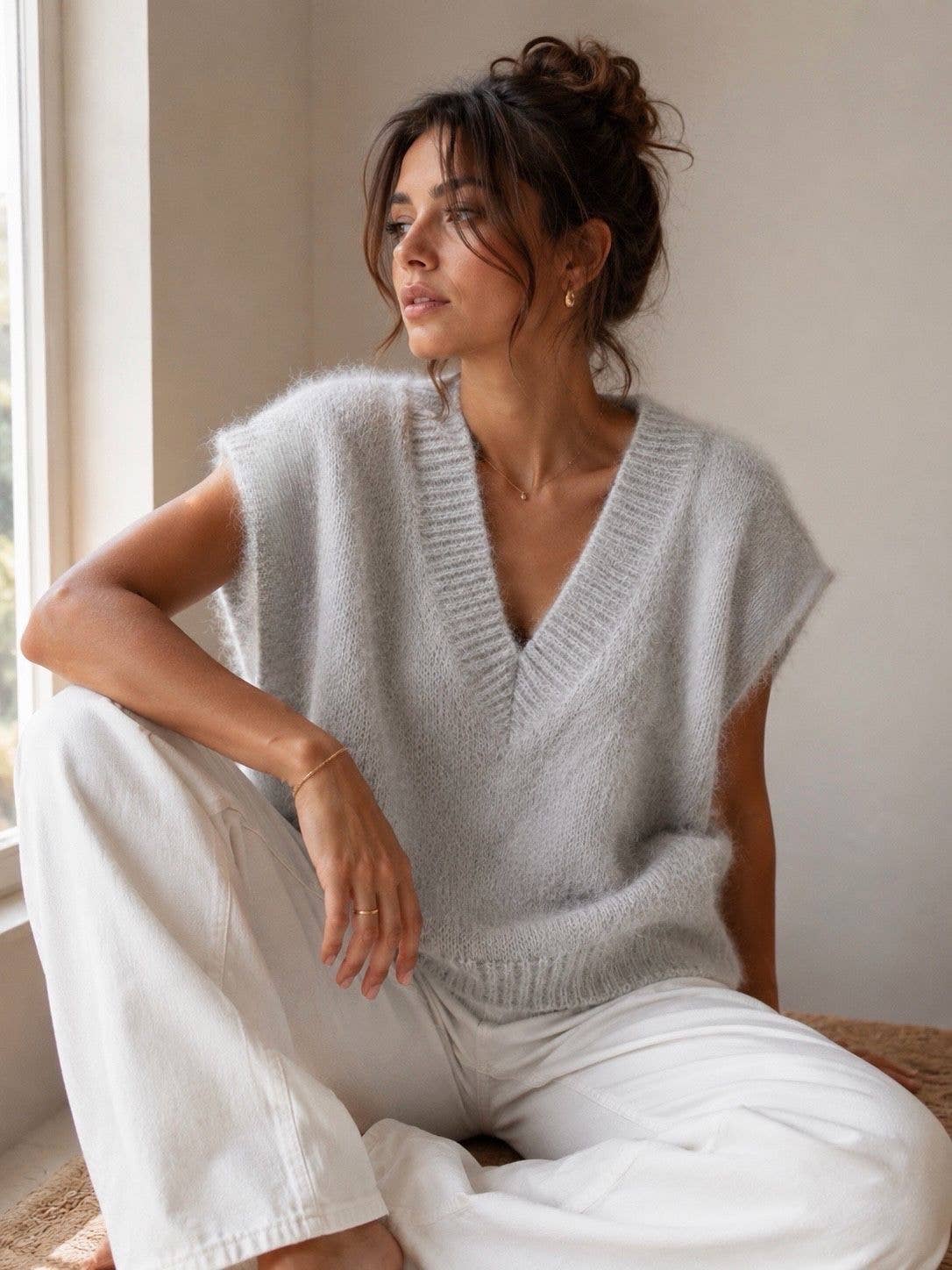 Sleeveless V-neck sweater in kid mohair - Made in Italy