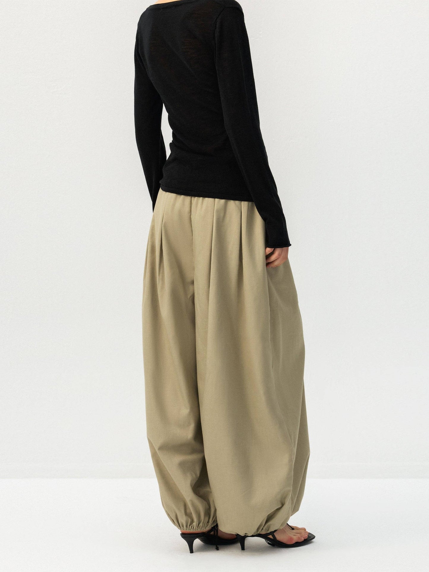 CUBIC Pleated Balloon Pants
