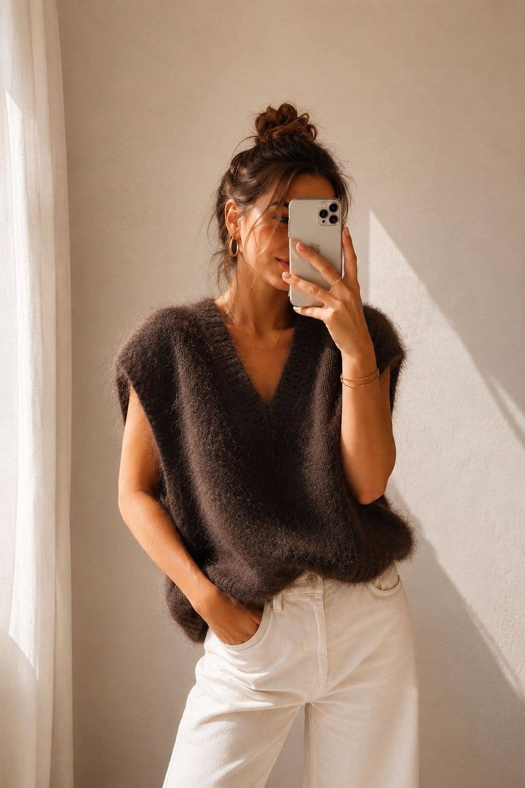 Sleeveless V-neck sweater in kid mohair - Made in Italy