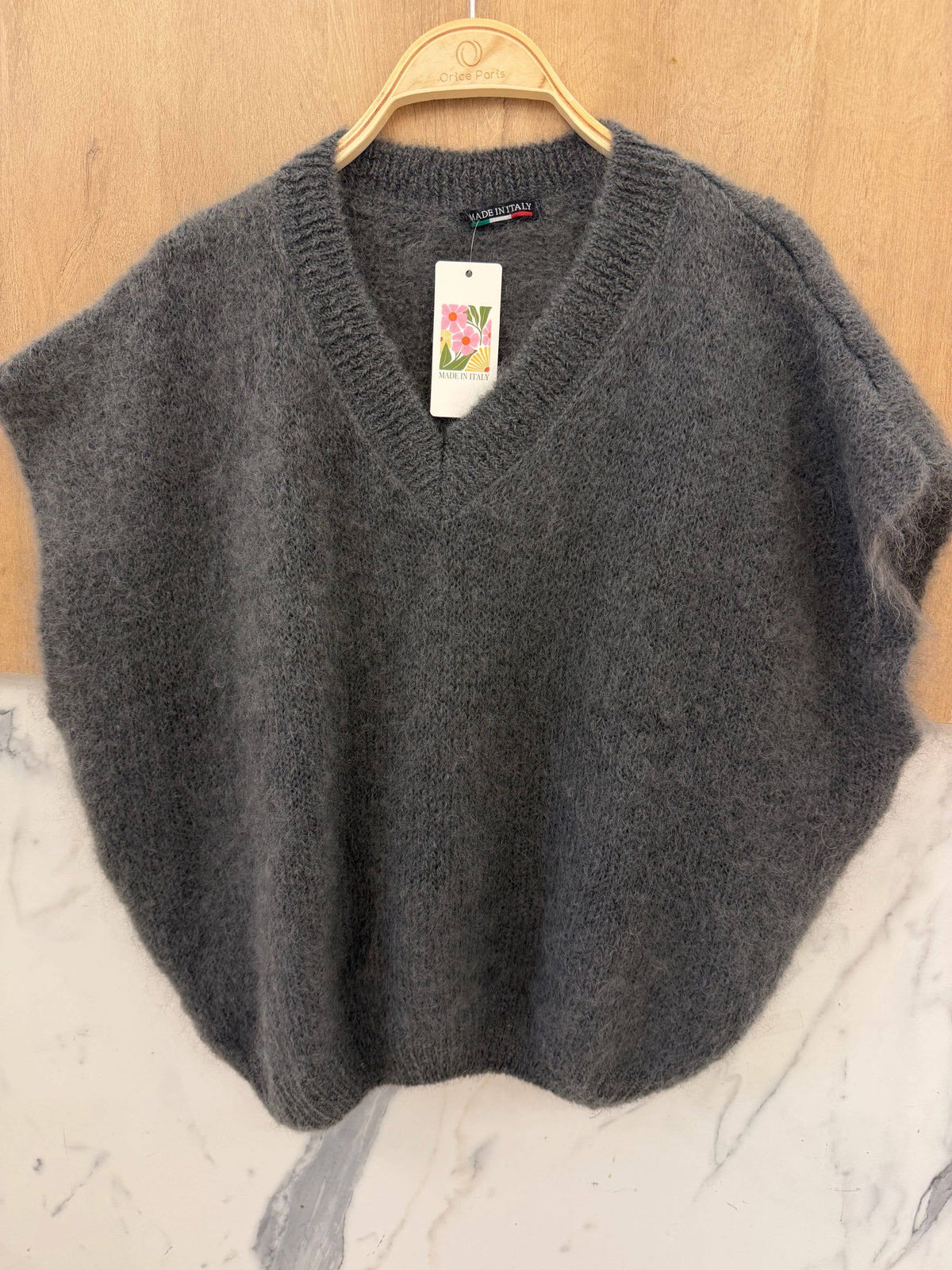 Sleeveless V-neck sweater in kid mohair - Made in Italy