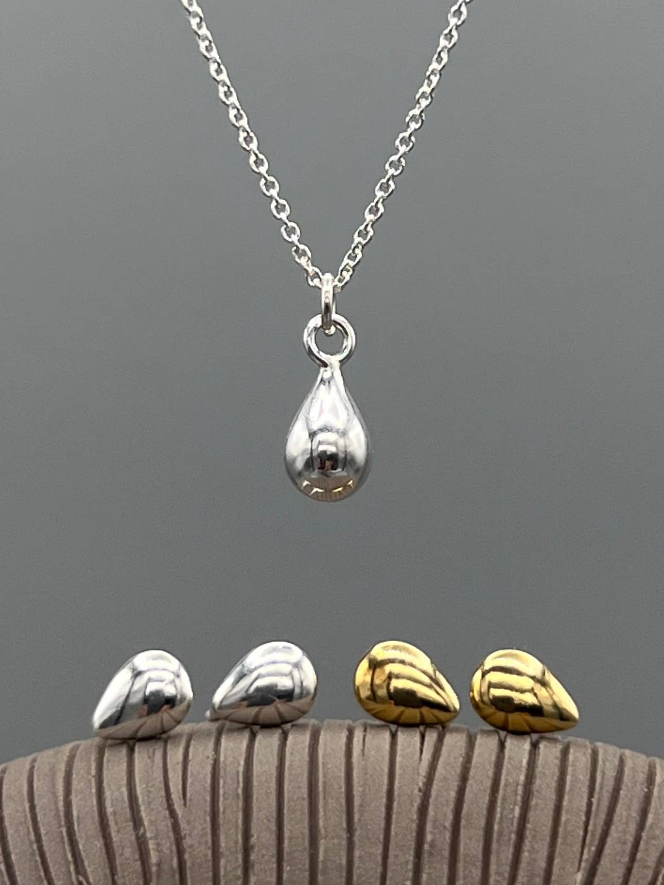 Silver Mini Teardrop Necklace